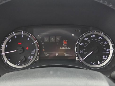 Used 2023 Toyota Highlander XLE image 10