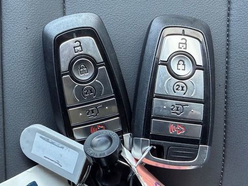 New 2025 Ford Expedition Active image 51