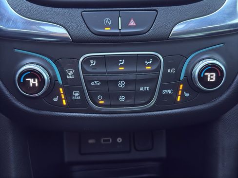 Used 2023 Chevrolet Equinox LT AWD/4WD image 25