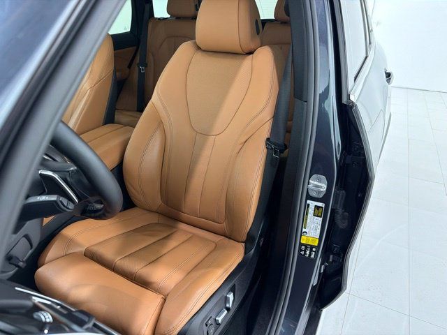 Used 2022 BMW X5 xDrive40i w/ Premium Package AWD/4WD image 13