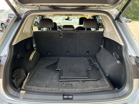 Used 2022 Volkswagen Tiguan SE AWD/4WD image 15