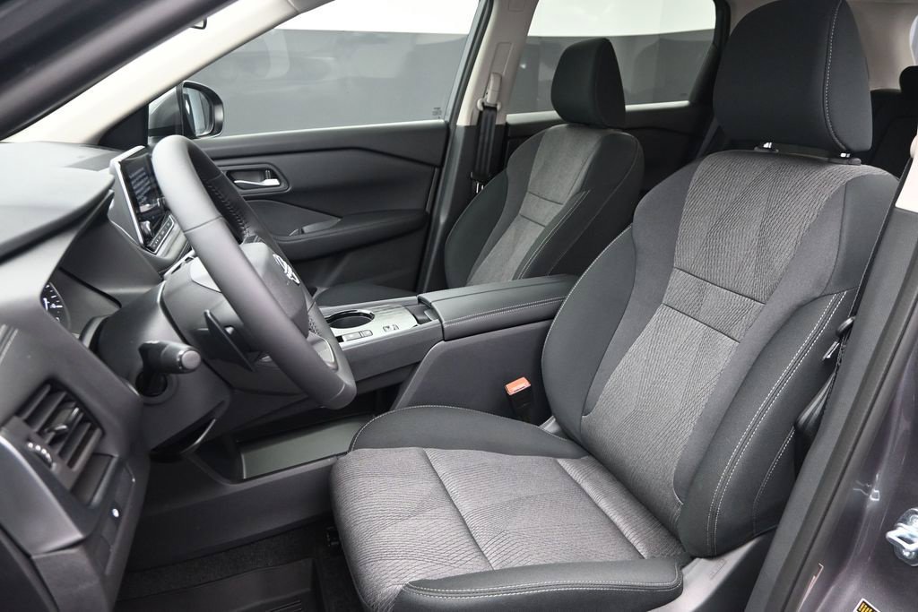 Certified 2026 Nissan Rogue SV w/ Cold Weather Package FWD image 19