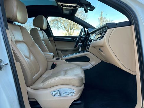 Used 2019 Porsche Macan image 25