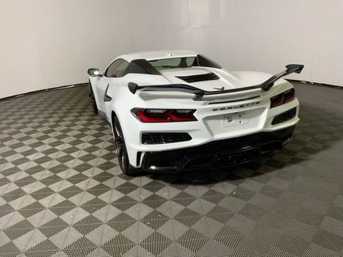 Used 2023 Chevrolet Corvette Z06 w/ Z07 Performance Package RWD image 9