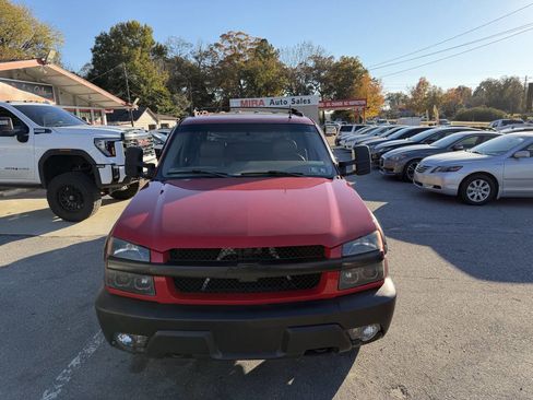Used 2002 Chevrolet Avalanche 4x4 w/ Off-Road Suspension Pkg image 11