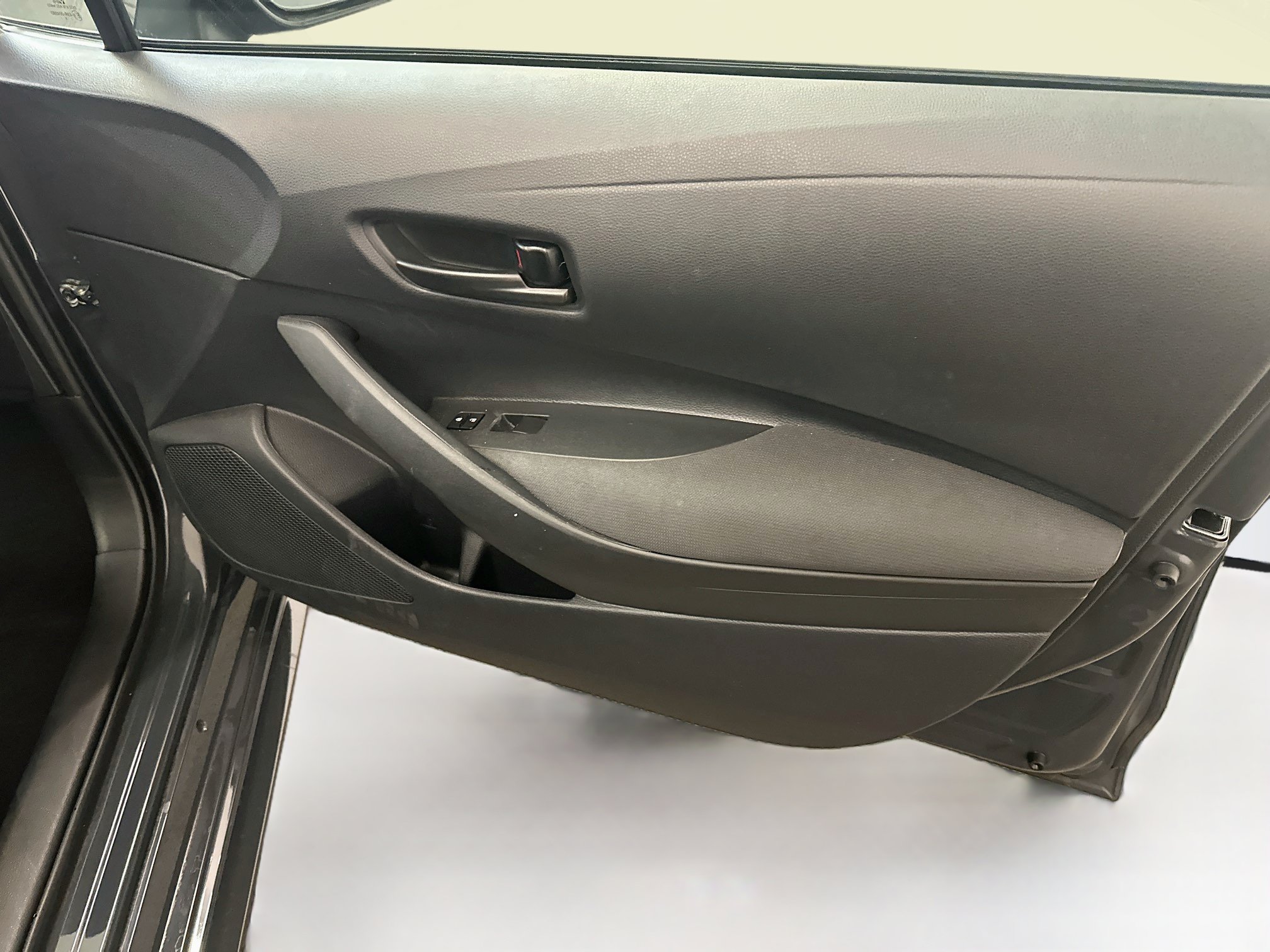 Used 2026 Toyota Corolla LE FWD image 33