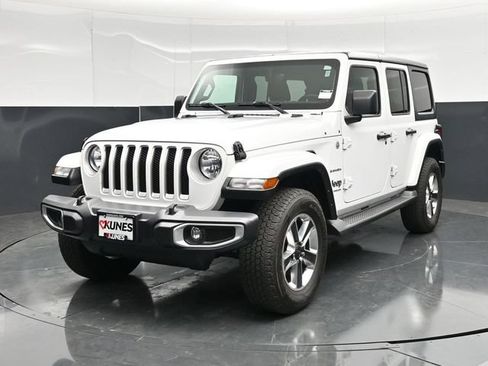 Used 2023 Jeep Wrangler Unlimited Sahara w/ Cold Weather Group AWD/4WD image 8