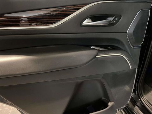 Certified 2024 Cadillac Escalade Premium Luxury image 10