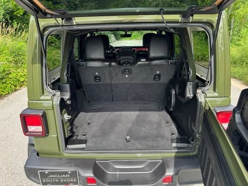 Used 2021 Jeep Wrangler Unlimited Rubicon w/ Dual Top Group AWD/4WD image 14