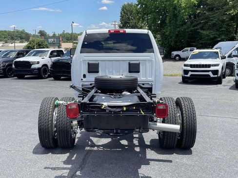 New 2026 RAM 5500 Tradesman w/ Chrome Appearance Group AWD/4WD image 7