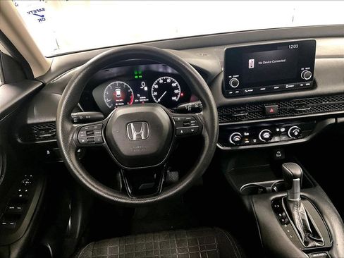 Used 2023 Honda HR-V LX image 17