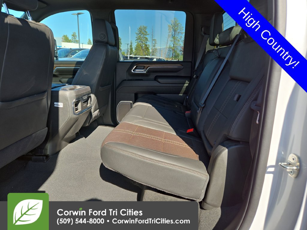 Used 2024 Chevrolet Silverado 3500 High Country w/ High Country Premium Package AWD/4WD image 32