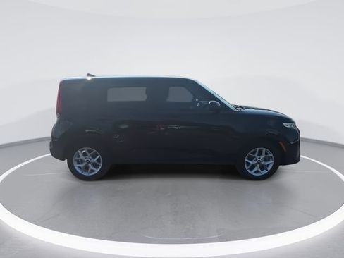 Used 2022 Kia Soul LX w/ Technology Package FWD image 9