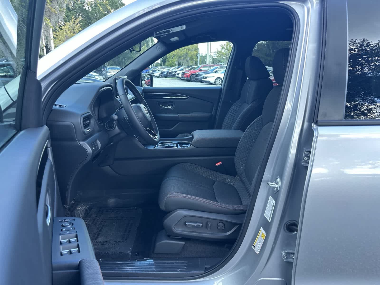 New 2026 Honda Pilot Sport image 2