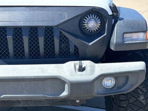 Used 2018 Jeep Wrangler Sport S image 9