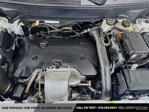 Used 2018 Chevrolet Equinox Premier FWD image 29