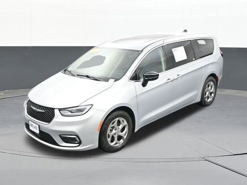 Used 2024 Chrysler Pacifica Limited FWD image 66