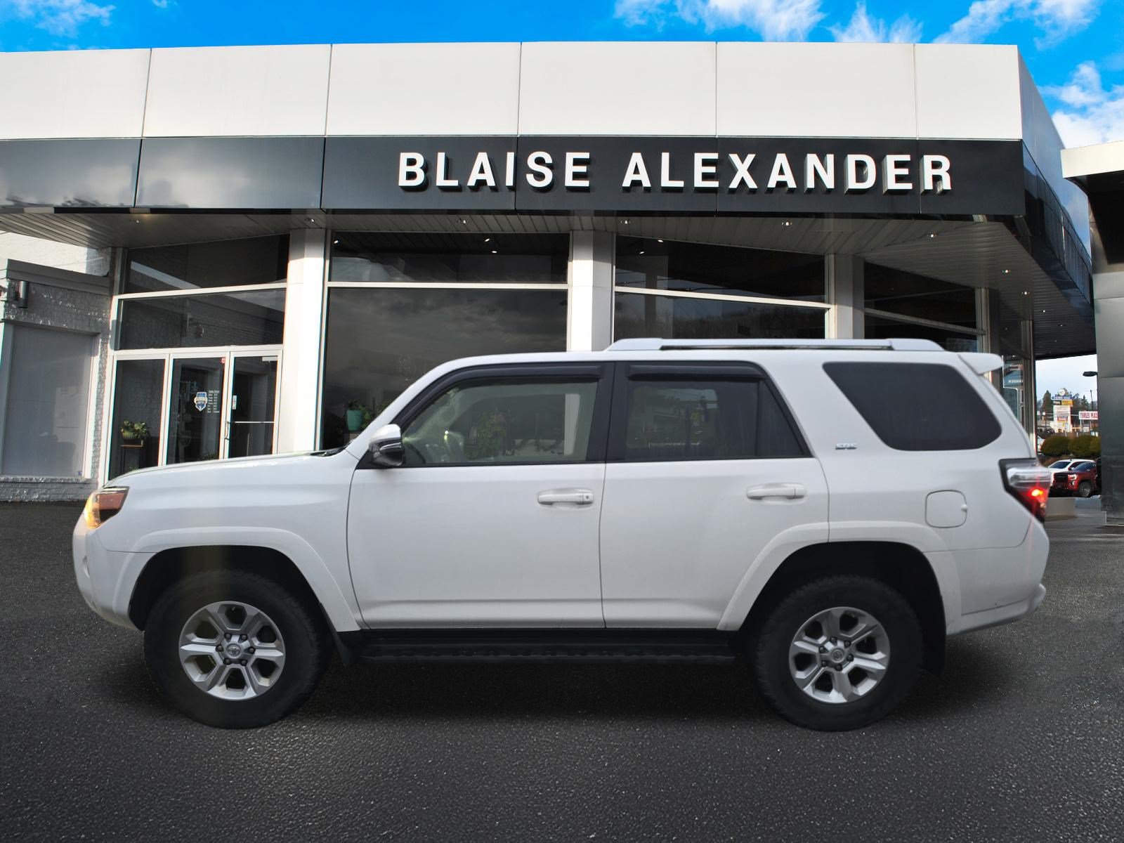 Used 2018 Toyota 4Runner SR5 Premium AWD/4WD image 6