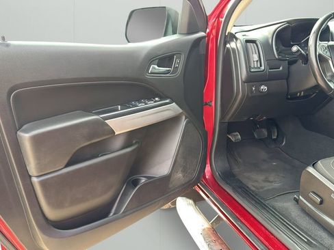 Used 2020 Chevrolet Colorado LT w/ LT Convenience Package image 13