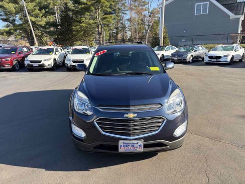 Used 2017 Chevrolet Equinox LT w/ Convenience Package image 3