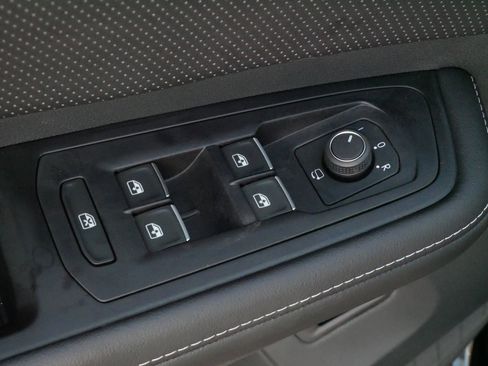 Used 2024 Volkswagen Atlas Cross Sport SEL Premium R-Line image 19