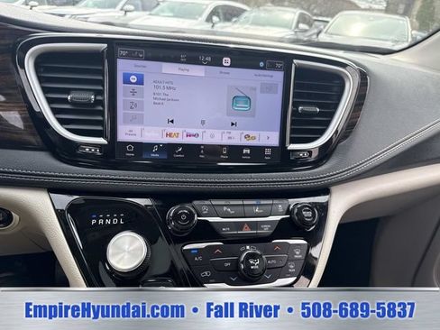 Used 2023 Chrysler Pacifica Limited FWD image 23