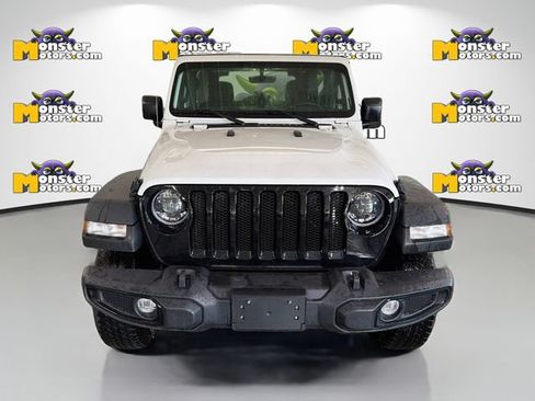 Used 2023 Jeep Wrangler Sport AWD/4WD image 2