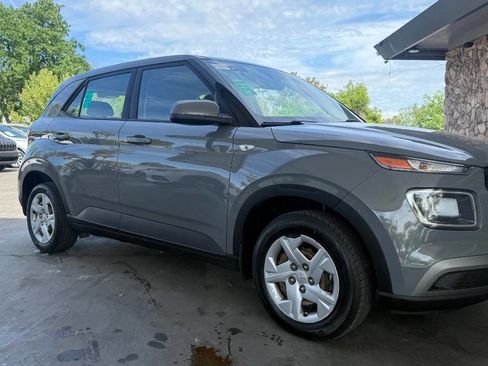 Used 2020 Hyundai Venue SE FWD image 23