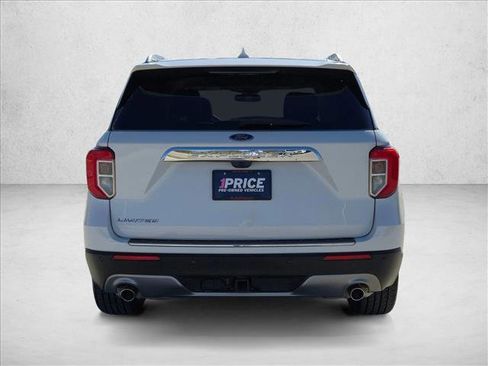 Used 2022 Ford Explorer Limited w/ Equipment Group 301A image 7