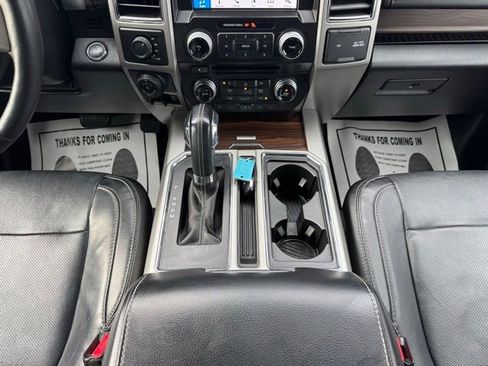 Used 2017 Ford F150 Lariat w/ Equipment Group 502A Luxury AWD/4WD image 20