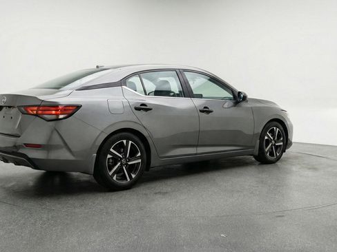 Used 2025 Nissan Sentra SV FWD image 9