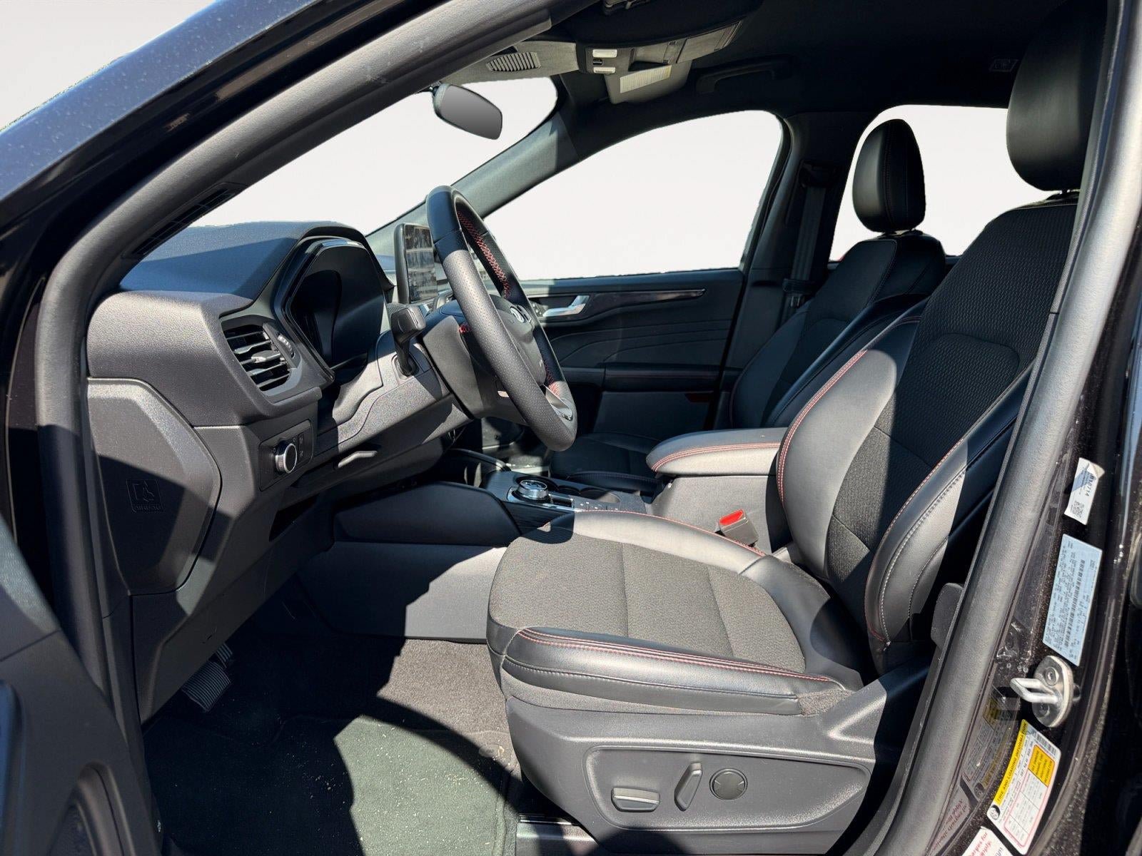 Used 2025 Ford Escape ST-Line AWD/4WD image 9