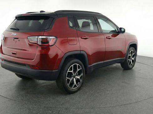 Used 2025 Jeep Compass Limited AWD/4WD image 9