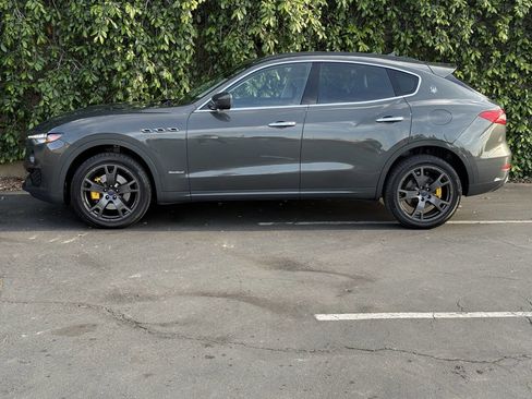 Used 2018 Maserati Levante GranSport AWD/4WD image 5