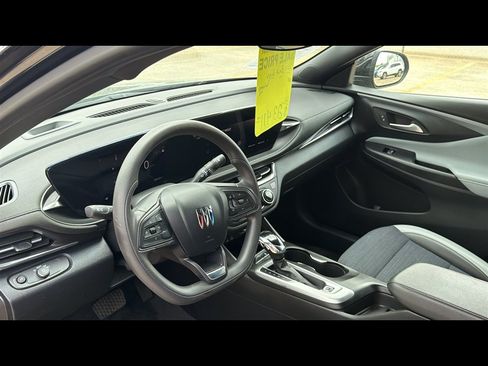 Used 2024 Buick Envista Preferred FWD image 9