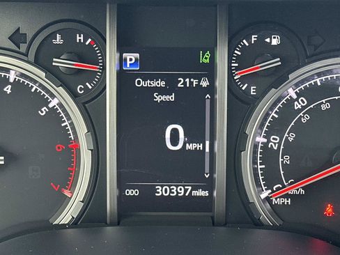 Used 2024 Toyota 4Runner TRD Off-Road Premium image 23