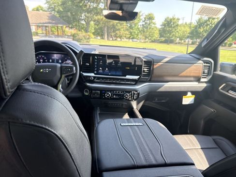 New 2026 Chevrolet Silverado 3500 High Country w/ High Country Premium Package AWD/4WD image 17