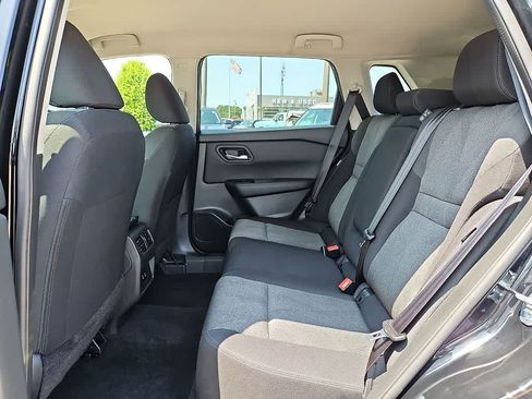 Used 2025 Nissan Rogue SV AWD/4WD image 9