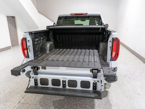 Used 2026 GMC Sierra 1500 SLT AWD/4WD image 12