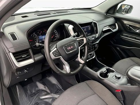 Used 2024 GMC Terrain SLE image 12