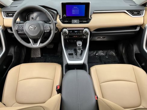 Used 2025 Toyota RAV4 XLE Premium FWD image 9