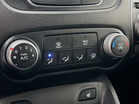 Used 2014 Hyundai Tucson SE image 22