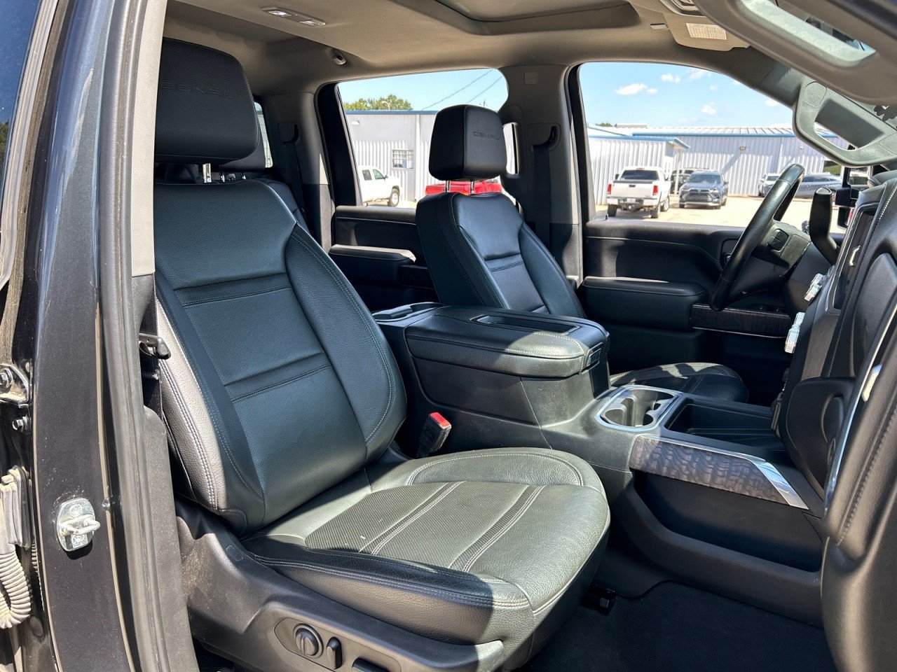 Used 2020 GMC Sierra 2500 Denali w/ Denali Ultimate Package AWD/4WD image 22