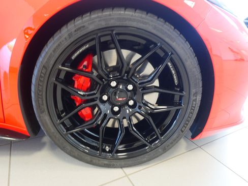 Used 2024 Chevrolet Corvette Z06 RWD image 8