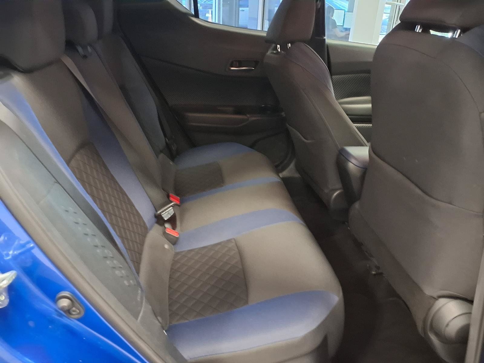 Used 2020 Toyota C-HR XLE FWD image 12