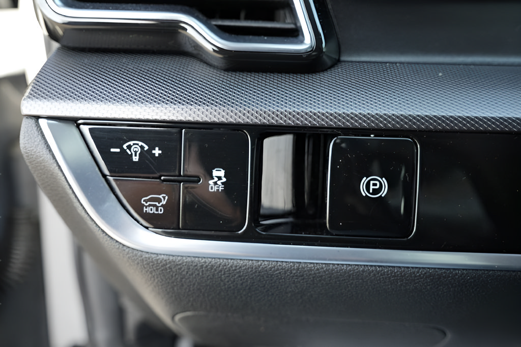 Used 2023 Kia Sportage SX FWD image 28