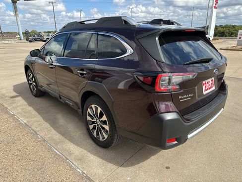 Used 2023 Subaru Outback Touring image 5