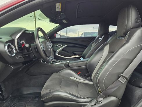 Used 2017 Chevrolet Camaro SS image 17