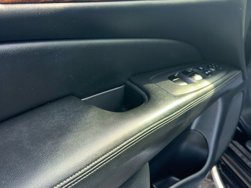 Used 2018 Nissan Pathfinder Platinum w/ Cargo Package image 15