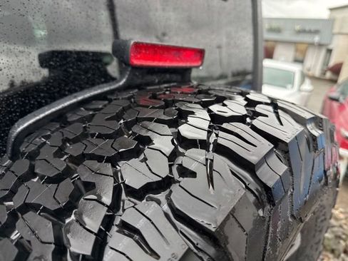 Used 2025 Jeep Wrangler Unlimited Rubicon AWD/4WD image 16